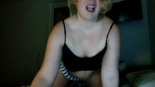 Snapshot of _CattrinaVegas_ chatting on 12/26/24, 07:05  CattrinaVegas  online show from 12/26/24, 07:05