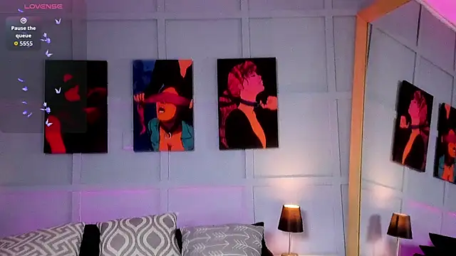 Elizabeth Santos online show from 11/25/25, 04:45