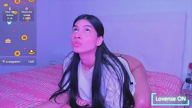 Snapshot of _violetadulce chatting on 02/05/25, 01:15  violetadulce online show from 02/05/25, 01:15