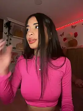 Snapshot of lina_pink chatting on 01/18/25, 07:28 lina pink online show from 01/18/25, 07:28