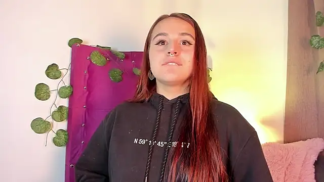 Snapshot of evy_orange1 chatting on 01/19/25, 03:08 evy orange1 online show from 01/19/25, 03:08