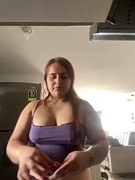 Snapshot of evy_orange1 chatting on 02/03/25, 06:49 evy orange1 online show from 02/03/25, 06:49