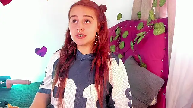 Snapshot of evy_orange1 chatting on 02/25/25, 07:14 evy orange1 online show from 02/25/25, 07:14