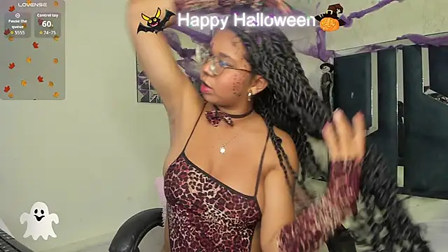 MilaHall  online show from 10/30/25, 04:47