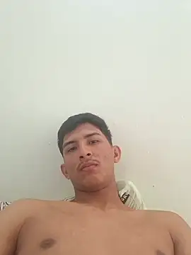 Snapshot of Guti_hazz chatting on 11/29/25, 12:52 Guti hazz online show from 11/29/25, 12:52