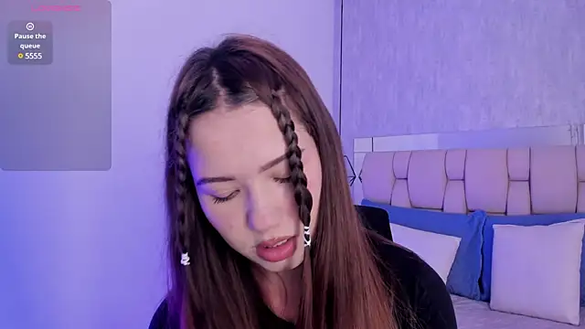 Roxie-Summers11 online show from 02/05/25, 07:31