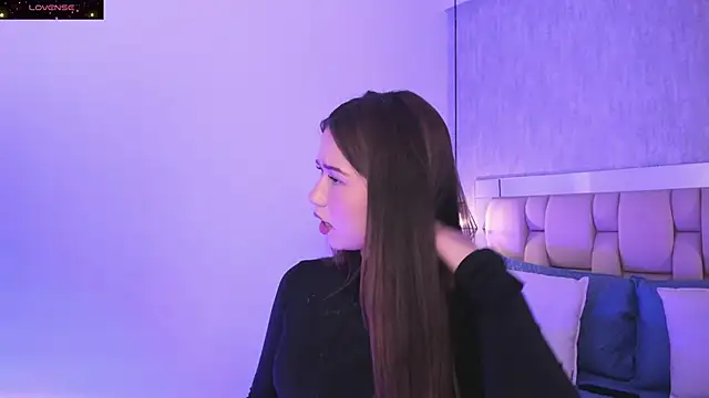 Roxie-Summers11 online show from 02/08/25, 07:49