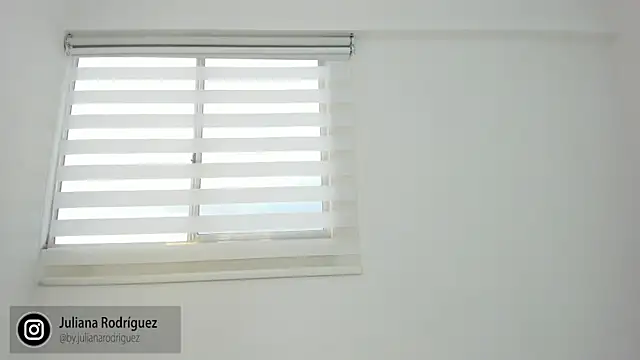 Julifoxx online show from 11/17/25, 09:53