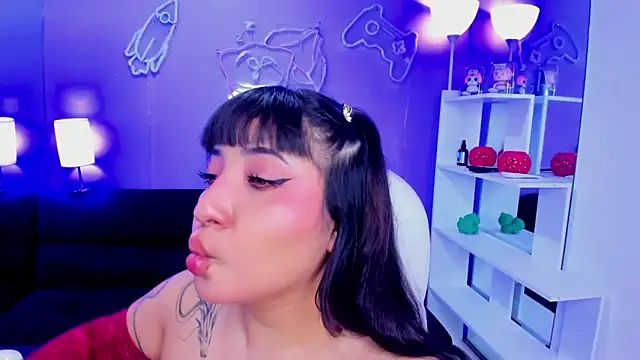 Emma monserrat online show from 05/04/26, 11:17