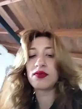 Snapshot of Viudanegraa chatting on 09/20/25, 01:01 Viudanegraa online show from 09/20/25, 01:01