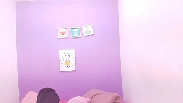 Snapshot of veronica_sinner_ chatting on 01/11/25, 11:56 veronica sinner  online show from 01/11/25, 11:56