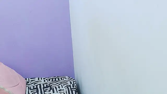 Snapshot of veronica_sinner_ chatting on 03/05/25, 12:00 veronica sinner  online show from 03/05/25, 12:00