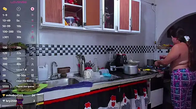 Snapshot of Sharon_hils chatting on 12/20/24, 11:10 Sharon hils online show from 12/20/24, 11:10