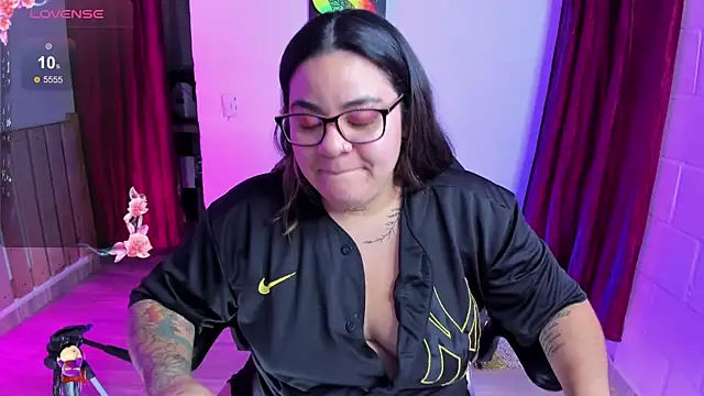 Snapshot of Sharon_hils chatting on 01/24/25, 10:30 Sharon hils online show from 01/24/25, 10:30