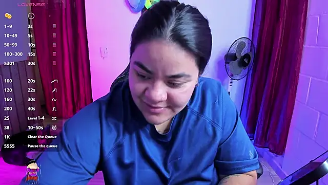 Snapshot of Sharon_hils chatting on 02/07/25, 05:51 Sharon hils online show from 02/07/25, 05:51