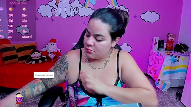 Snapshot of Sharon_hils chatting on 12/04/25, 11:30 Sharon hils online show from 12/04/25, 11:30