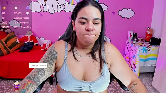 Snapshot of Sharon_hils chatting on 12/22/25, 08:17 Sharon hils online show from 12/22/25, 08:17