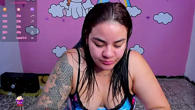 Snapshot of Sharon_hils chatting on 03/20/26, 04:12 Sharon hils online show from 03/20/26, 04:12