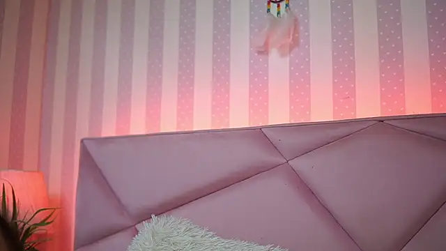 Snapshot of SabrinaHope chatting on 02/09/25, 11:57 SabrinaHope online show from 02/09/25, 11:57