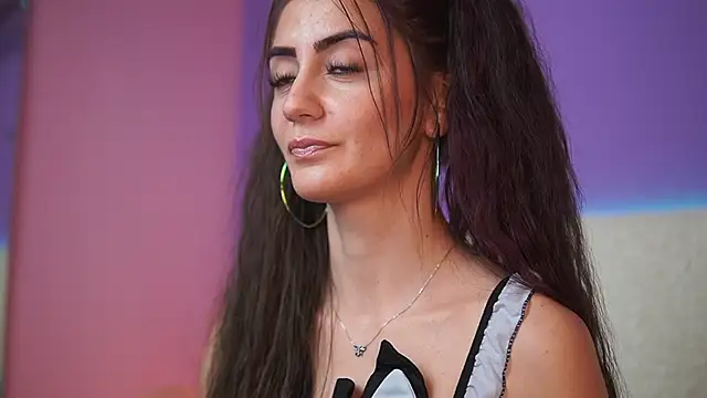 Snapshot of SabrinaHope chatting on 09/17/25, 08:43 SabrinaHope online show from 09/17/25, 08:43