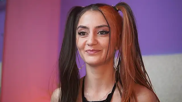 Snapshot of SabrinaHope chatting on 11/06/25, 06:31 SabrinaHope online show from 11/06/25, 06:31