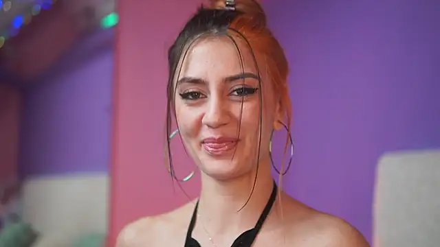 Snapshot of SabrinaHope chatting on 11/07/25, 06:35 SabrinaHope online show from 11/07/25, 06:35