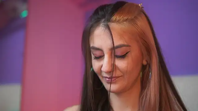 Snapshot of SabrinaHope chatting on 11/12/25, 10:09 SabrinaHope online show from 11/12/25, 10:09