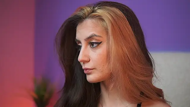 Snapshot of SabrinaHope chatting on 11/25/25, 10:54 SabrinaHope online show from 11/25/25, 10:54