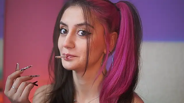 Snapshot of SabrinaHope chatting on 12/04/25, 10:07 SabrinaHope online show from 12/04/25, 10:07