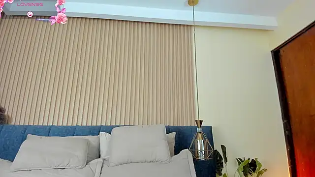 kathecute   online show from 05/05/26, 01:46