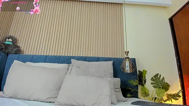 kathecute   online show from 05/10/26, 01:49