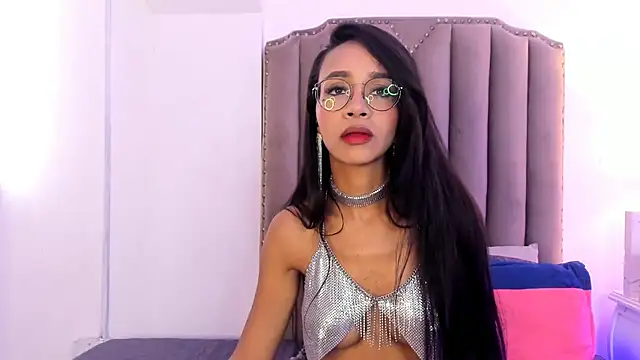 SamanthaFerrer   online show from 01/24/25, 07:49