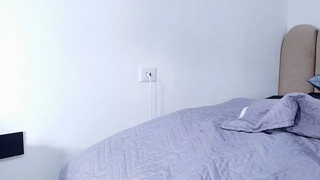 Snapshot of nicol_f chatting on 01/14/26, 03:01 nicol f online show from 01/14/26, 03:01