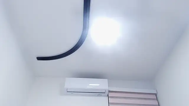 Snapshot of nicol_f chatting on 02/18/26, 03:13 nicol f online show from 02/18/26, 03:13