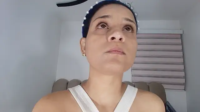 Snapshot of nicol_f chatting on 03/14/26, 03:12 nicol f online show from 03/14/26, 03:12