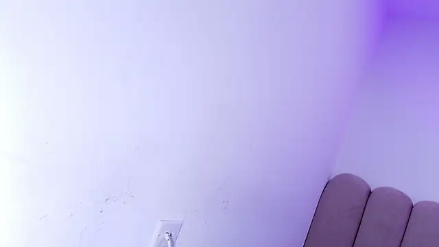 Snapshot of nicol_f chatting on 03/25/26, 03:12 nicol f online show from 03/25/26, 03:12