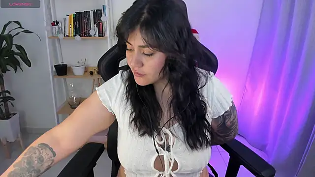 GretaX-X online show from 11/18/25, 10:31