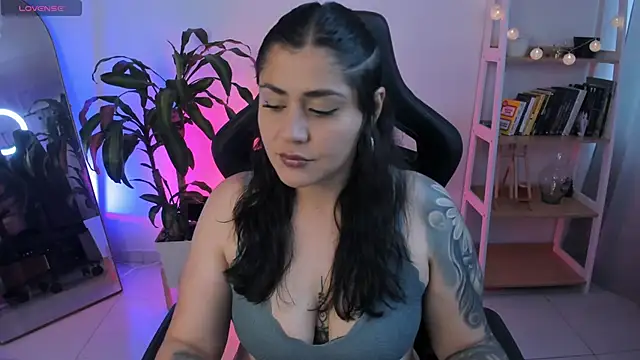 Snapshot of GretaX-X chatting on 01/14/26, 10:47 GretaX-X online show from 01/14/26, 10:47