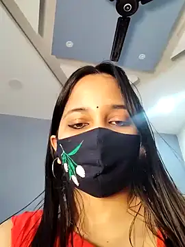 Snapshot of Varnika_aarora chatting on 01/03/25, 07:16 Varnika aarora online show from 01/03/25, 07:16