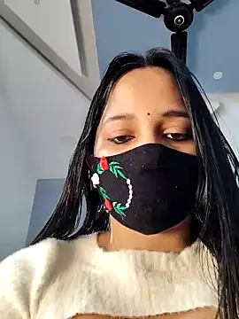 Snapshot of Varnika_aarora chatting on 01/06/25, 07:52 Varnika aarora online show from 01/06/25, 07:52