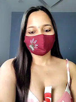 Snapshot of Varnika_aarora chatting on 02/25/25, 11:08 Varnika aarora online show from 02/25/25, 11:08