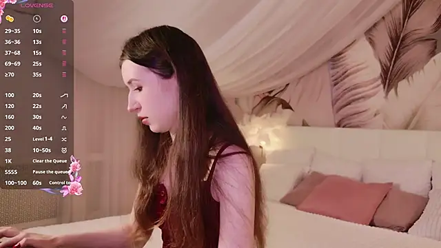 AliceLiddelle online show from 11/25/25, 09:20