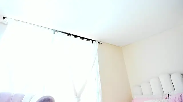 evely coelloo online show from 10/14/25, 05:36