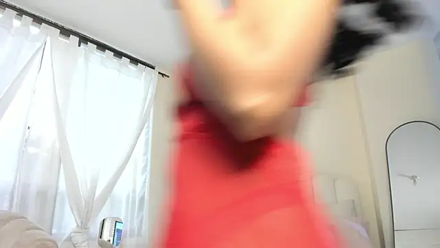 evely coelloo online show from 10/24/25, 07:32