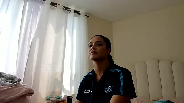 Snapshot of evely_coelloo chatting on 02/11/26, 06:35 evely coelloo online show from 02/11/26, 06:35