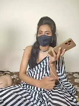 Snapshot of Raat_ki_rani_ chatting on 01/02/25, 10:01 Raat ki rani  online show from 01/02/25, 10:01