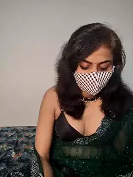 Snapshot of Raat_ki_rani_ chatting on 02/02/25, 09:02 Raat ki rani  online show from 02/02/25, 09:02
