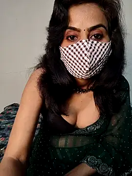 Snapshot of Raat_ki_rani_ chatting on 02/25/25, 04:42 Raat ki rani  online show from 02/25/25, 04:42