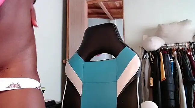 Snapshot of Kalua_Brown chatting on 03/03/25, 06:44 Kalua Brown online show from 03/03/25, 06:44