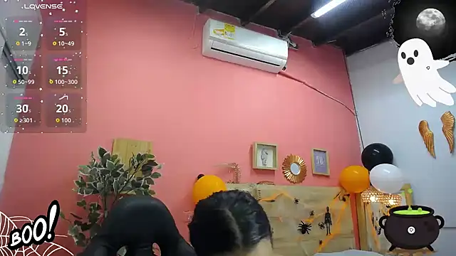 scarlet-foox online show from 10/26/25, 01:50